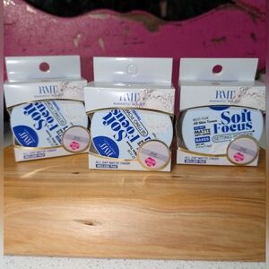 Romantic Beauty Soft Focus Setting Powder - White and Blue